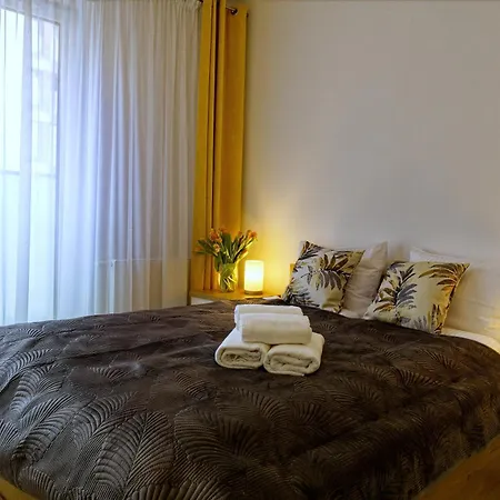 Bialowieska - Przytulny Z Ogrodkiem, Parking - - Fair Apartmán *